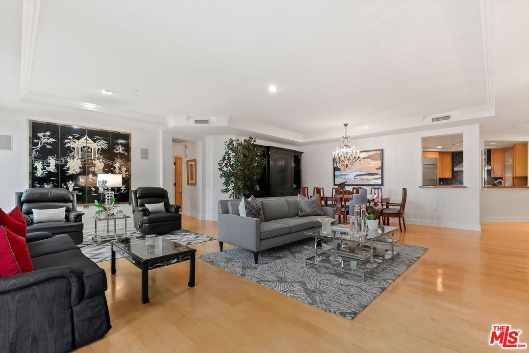 411 N Oakhurst Dr Unit: 106