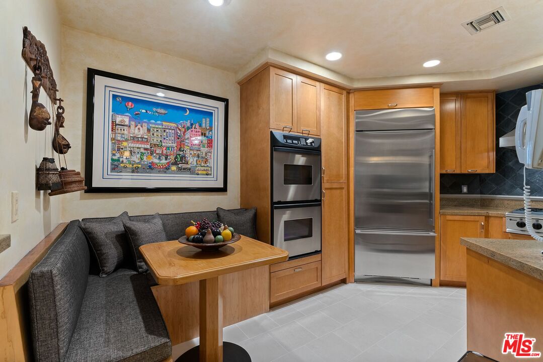 411 N Oakhurst Dr Unit: 106