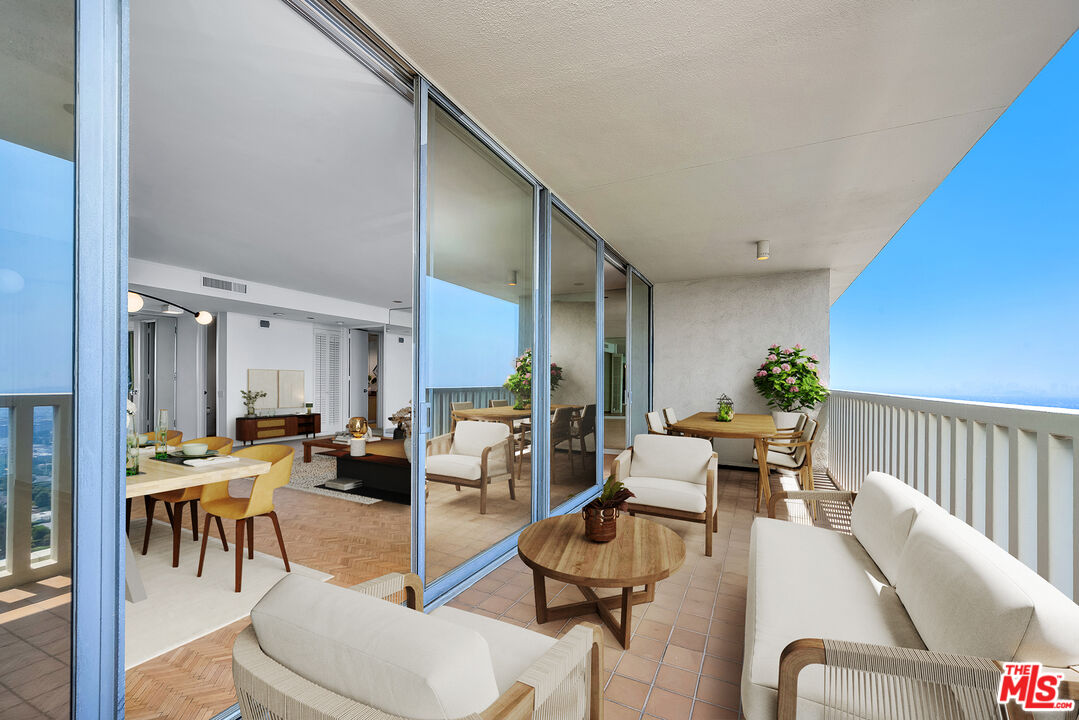 9255 Doheny Rd Unit: 2504