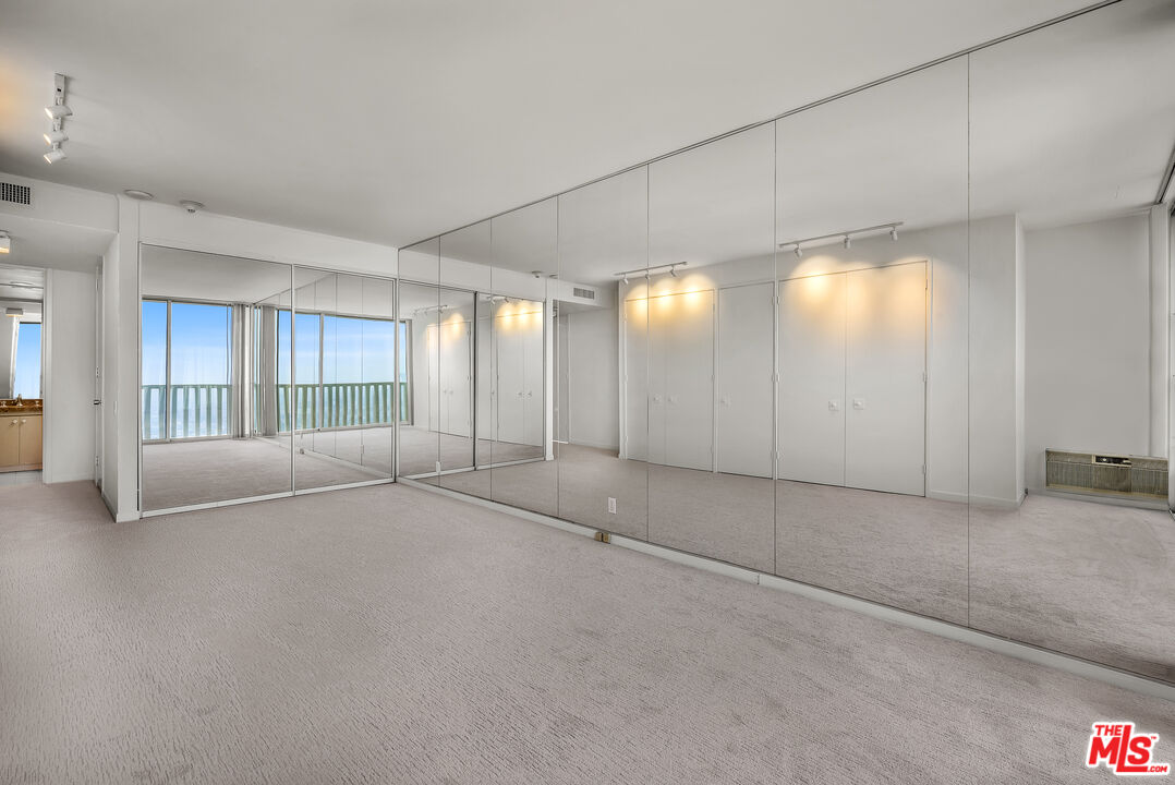 9255 Doheny Rd Unit: 2504