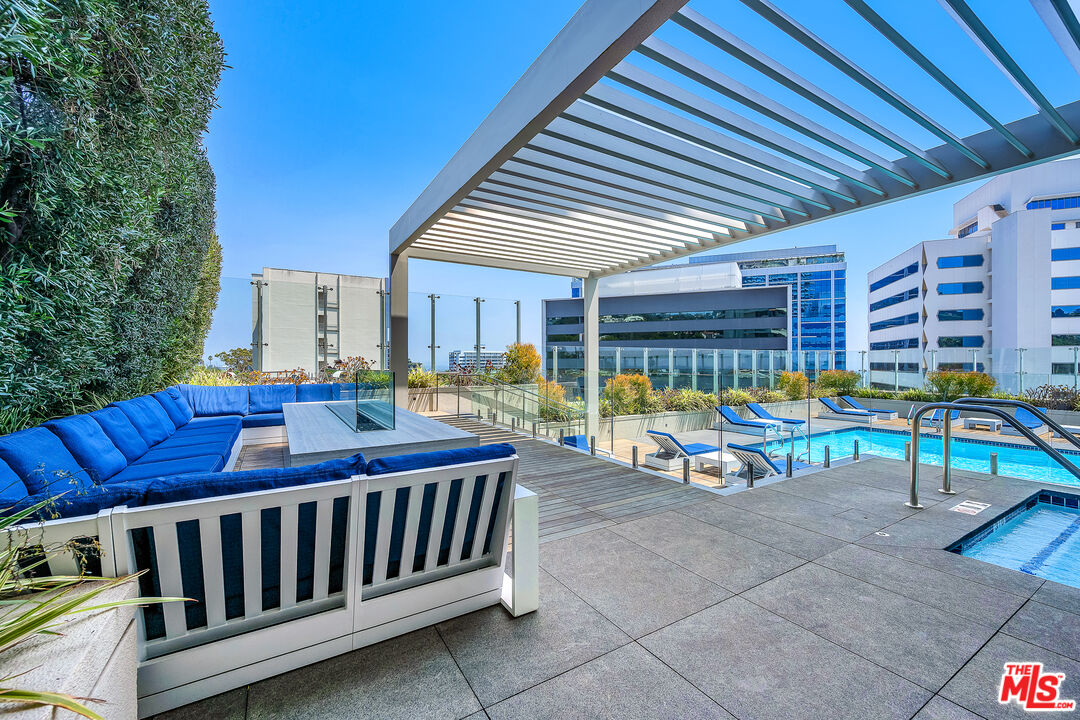 9255 Doheny Rd Unit: 2504