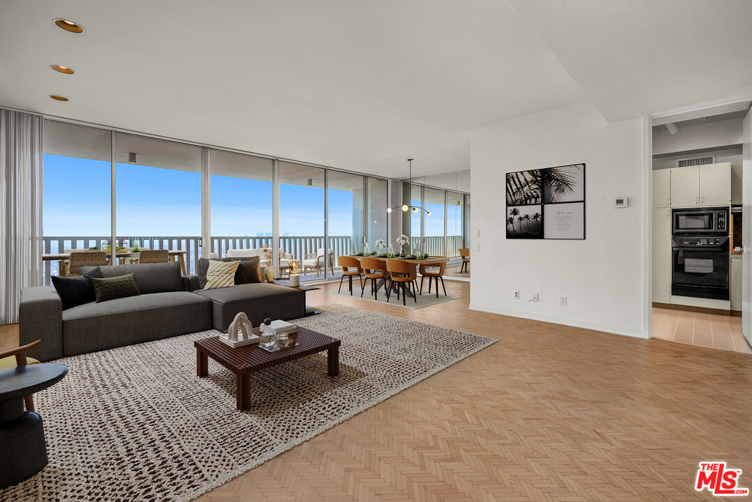 9255 Doheny Rd Unit: 2504