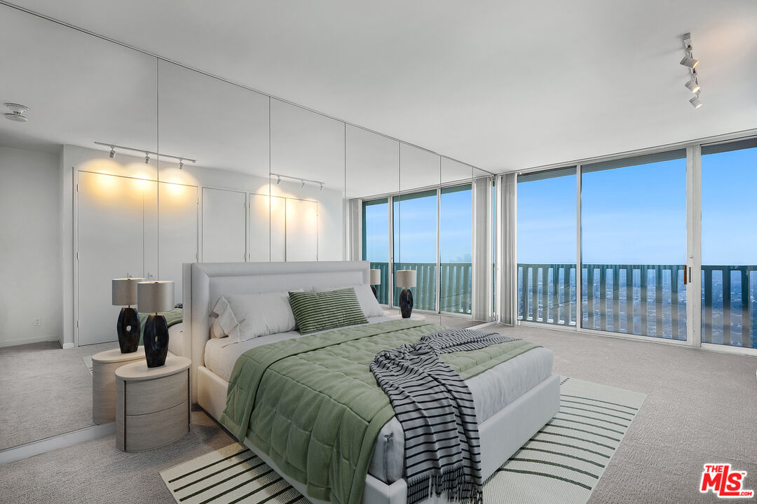 9255 Doheny Rd Unit: 2504