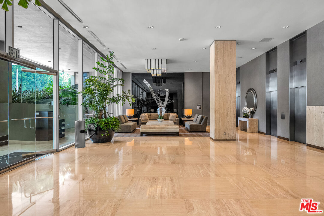 9255 Doheny Rd Unit: 2504