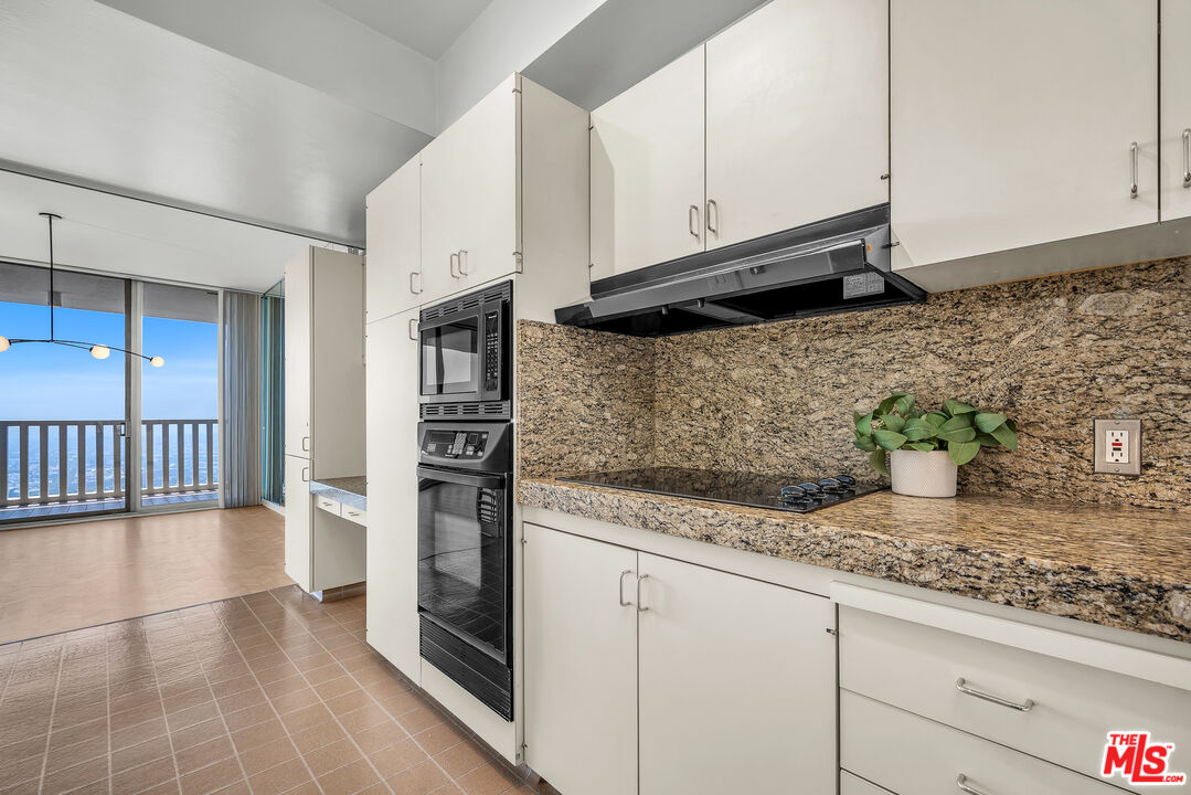 9255 Doheny Rd Unit: 2504