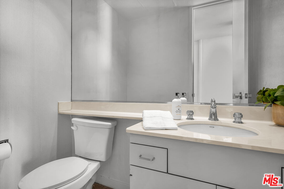 9255 Doheny Rd Unit: 2504