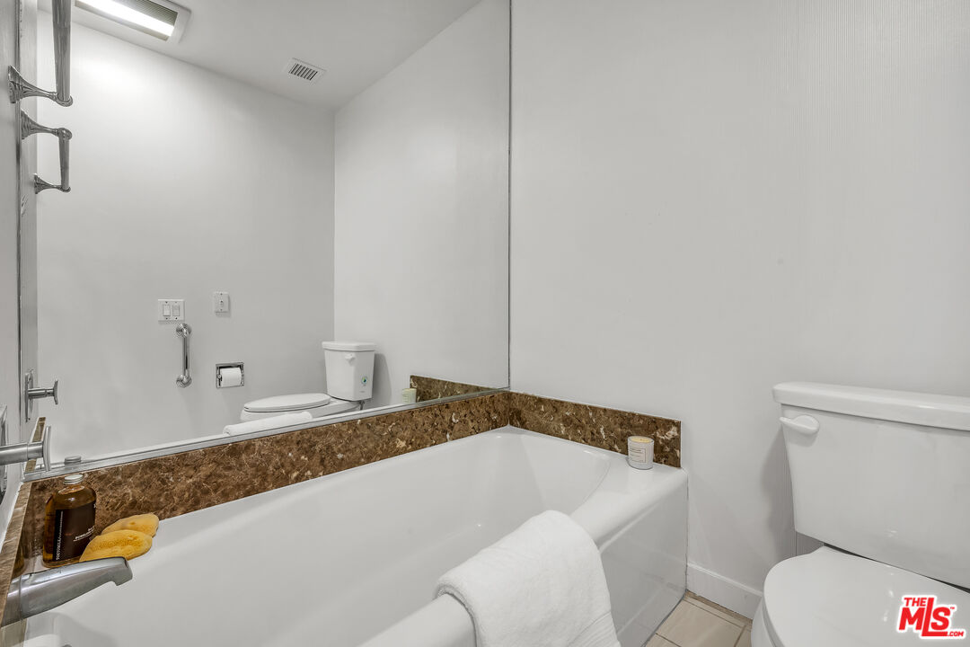 9255 Doheny Rd Unit: 2504