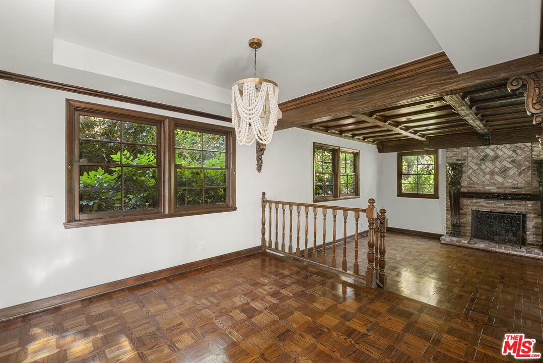 1926 Mount Olympus Dr