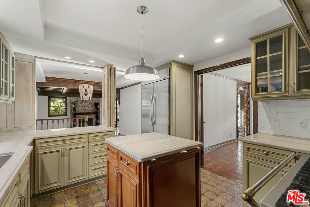 1926 Mount Olympus Dr