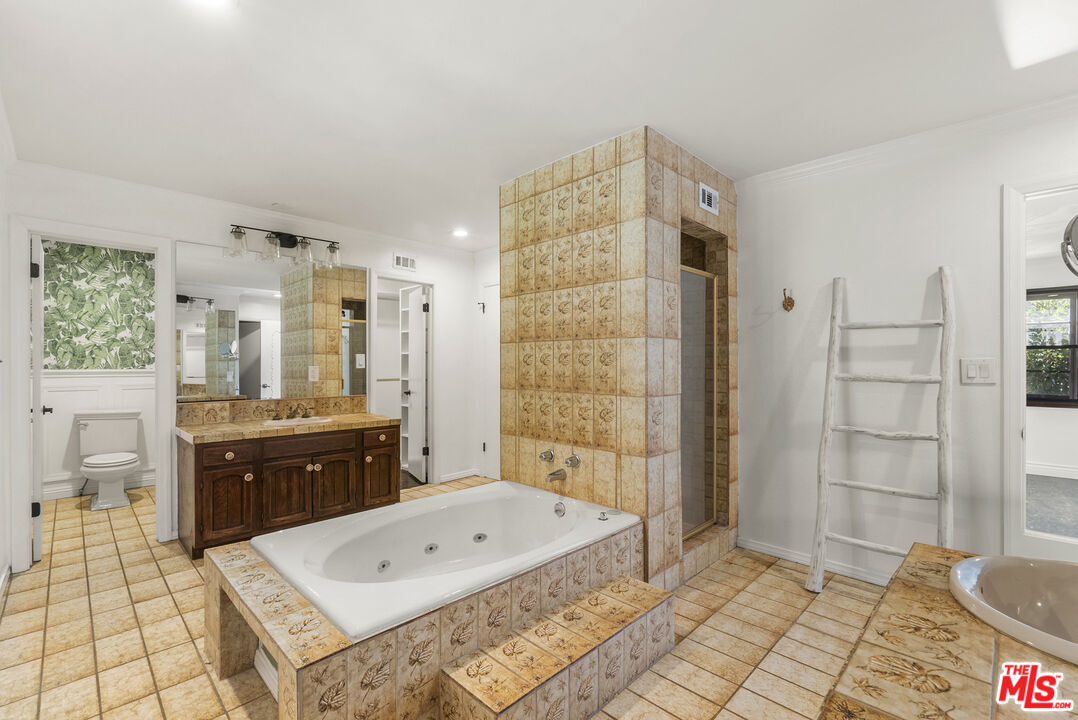 1926 Mount Olympus Dr