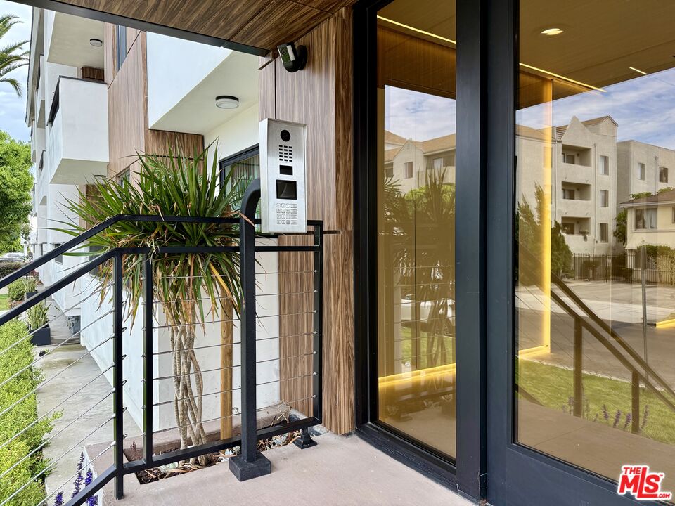 3750 Glendon Ave Unit: 34