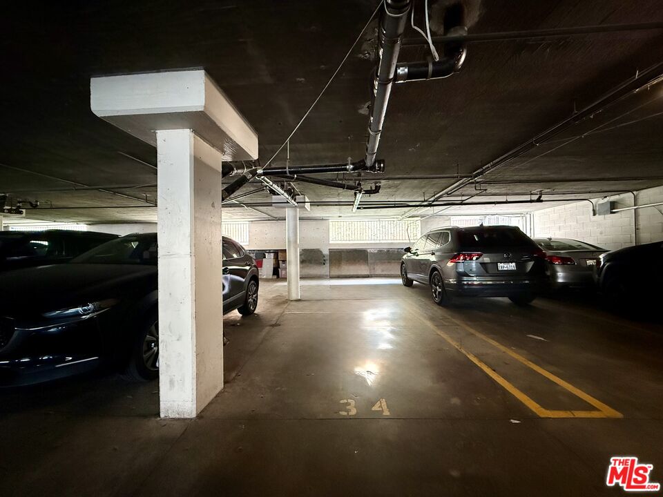 3750 Glendon Ave Unit: 34