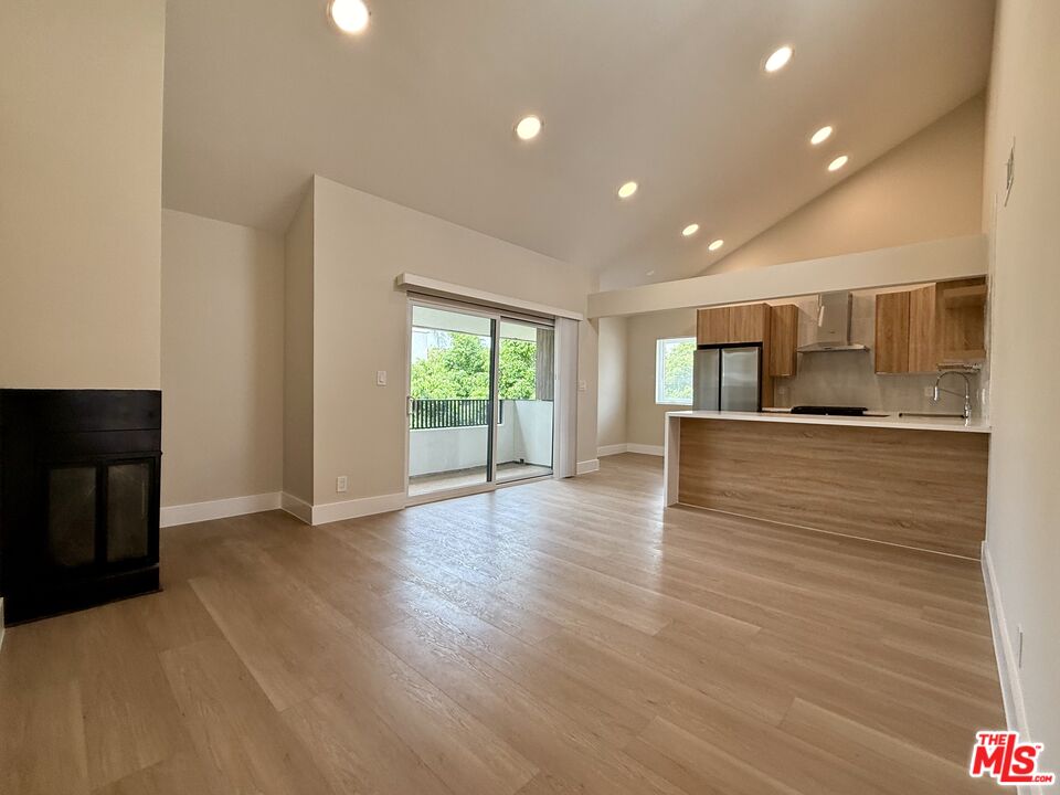 3750 Glendon Ave Unit: 34