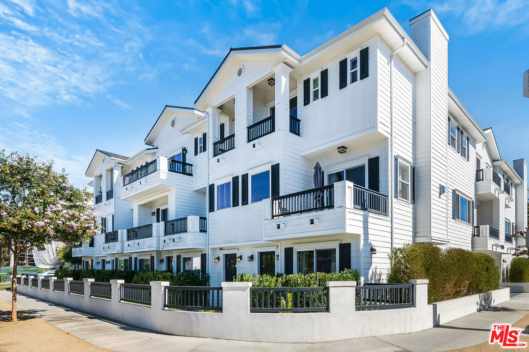 4840 Cleon Ave Unit: 108