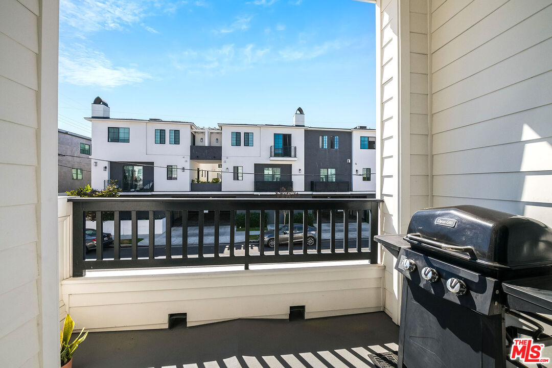 4840 Cleon Ave Unit: 108