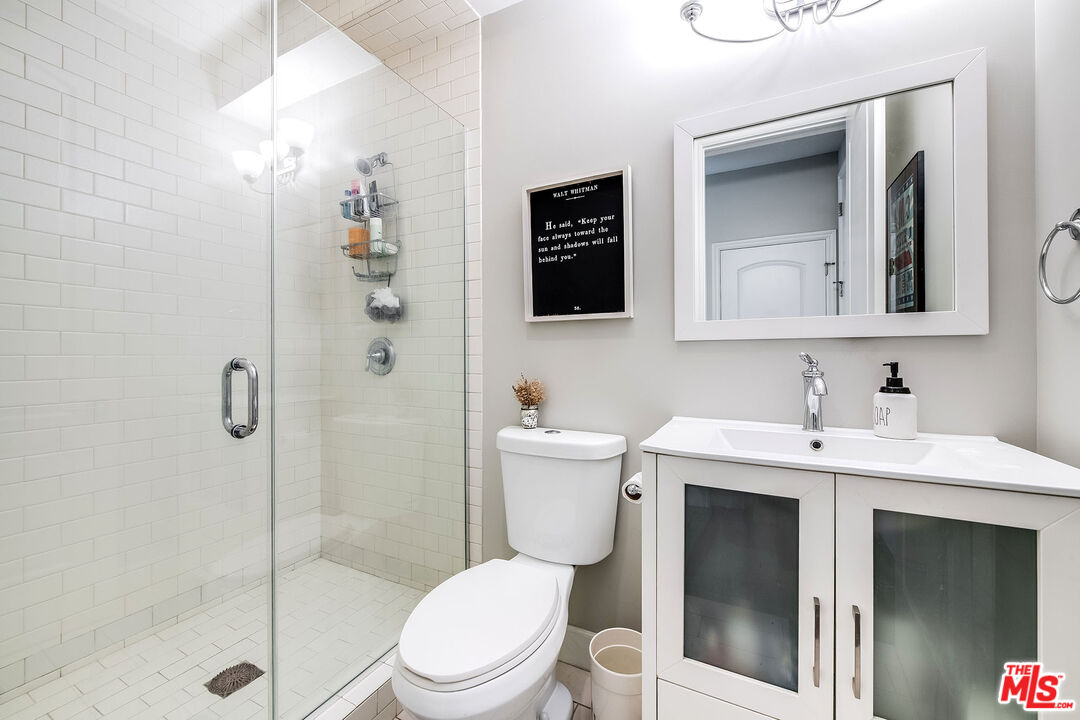 4840 Cleon Ave Unit: 108