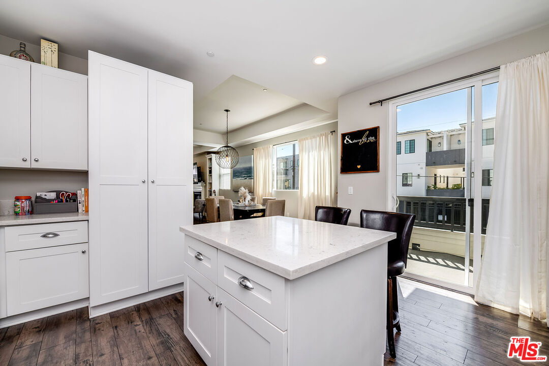 4840 Cleon Ave Unit: 108