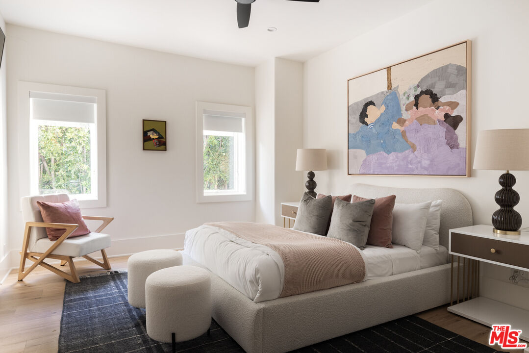 4322 Hayvenhurst Ave