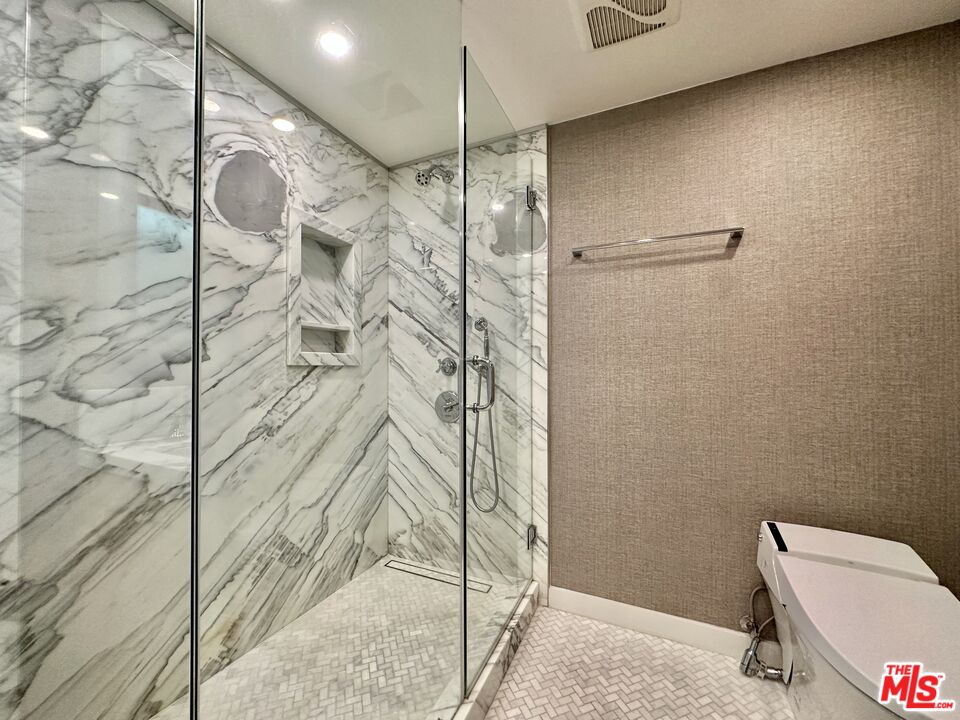 999 N Doheny Dr Unit: 1005