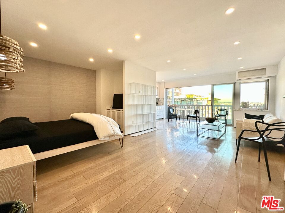 999 N Doheny Dr Unit: 1005