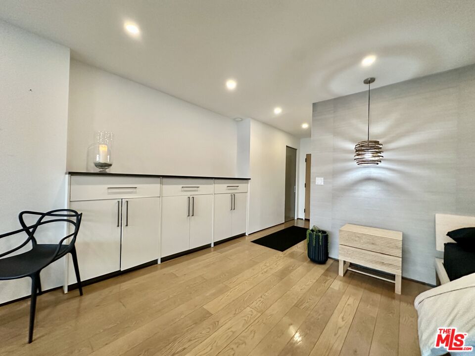 999 N Doheny Dr Unit: 1005