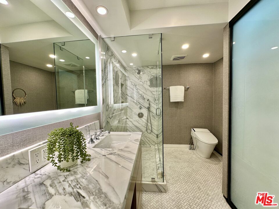 999 N Doheny Dr Unit: 1005