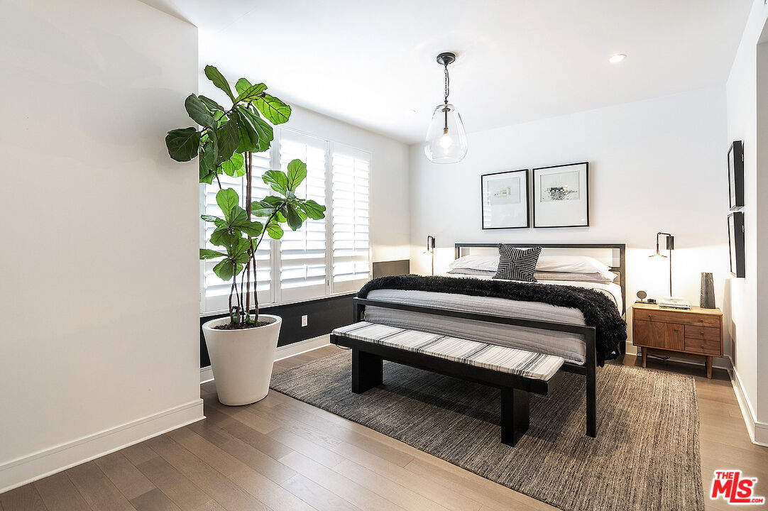 1400 N Fuller Ave Unit: 12