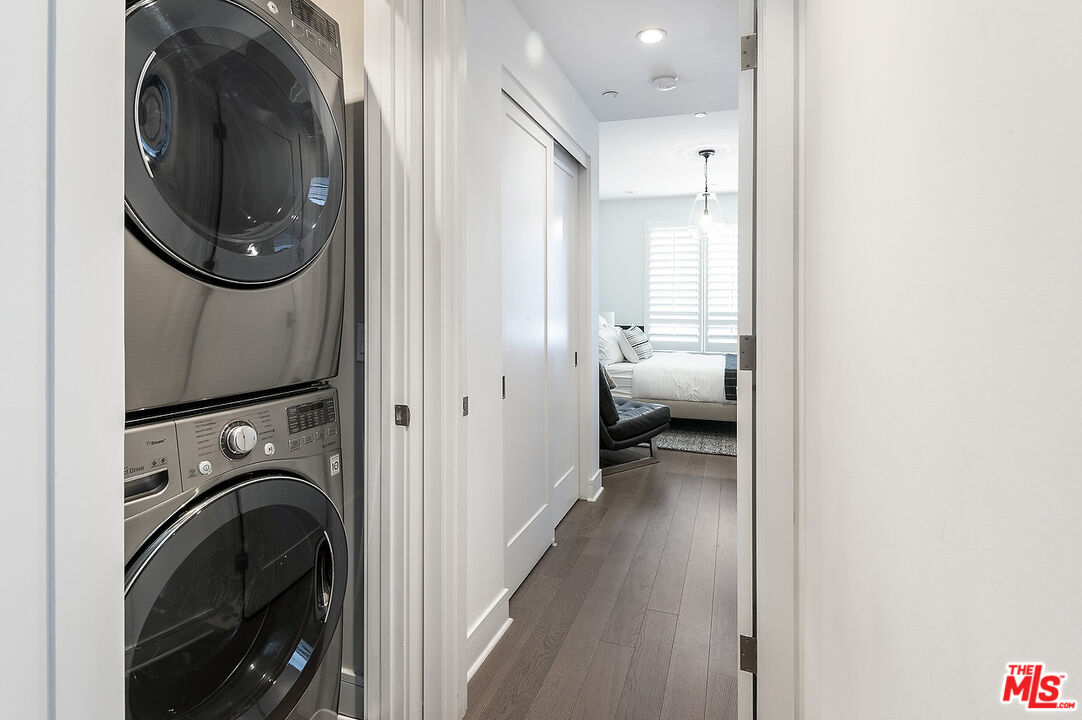 1400 N Fuller Ave Unit: 12