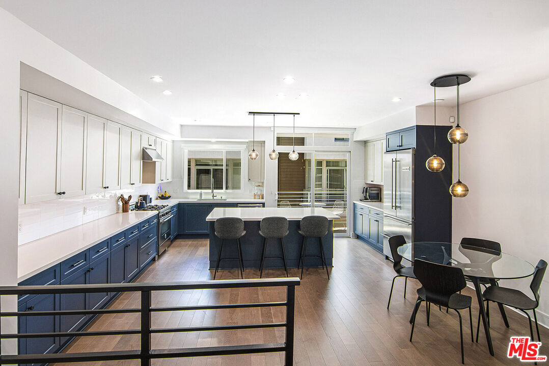 1400 N Fuller Ave Unit: 12