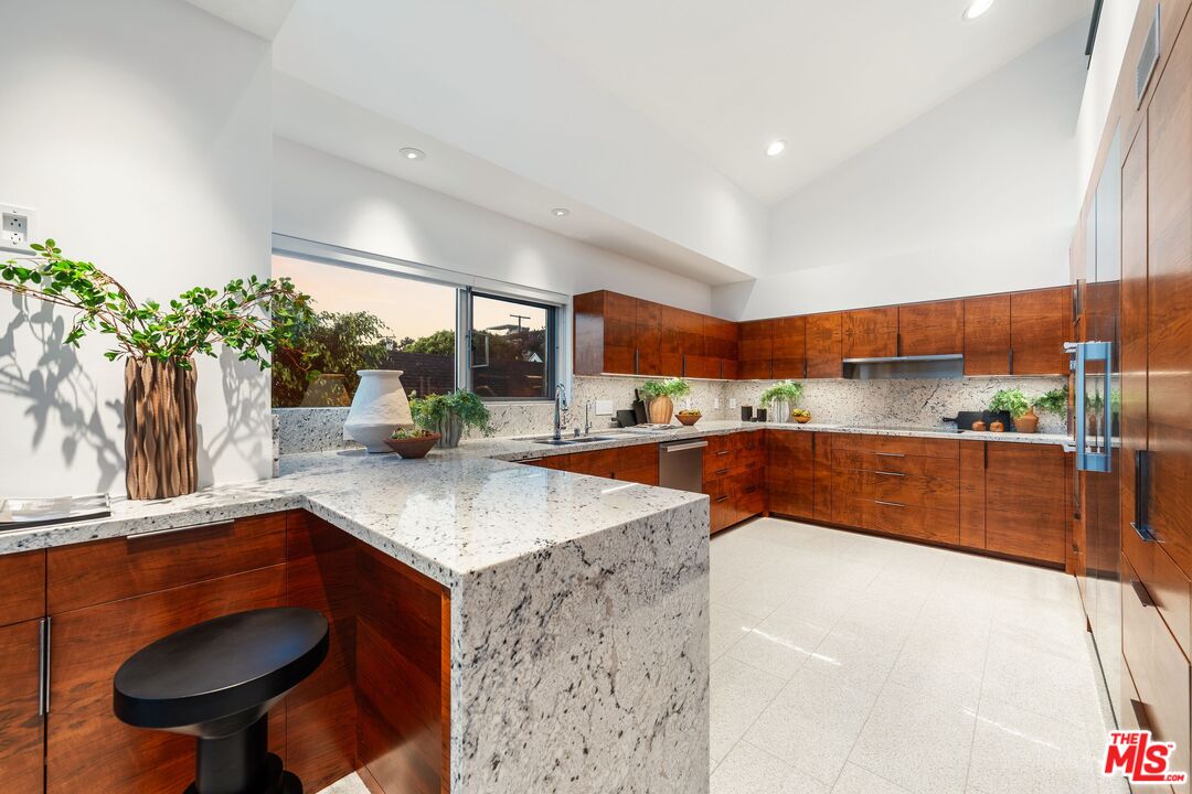 235 Ocean Park Blvd Unit: 1