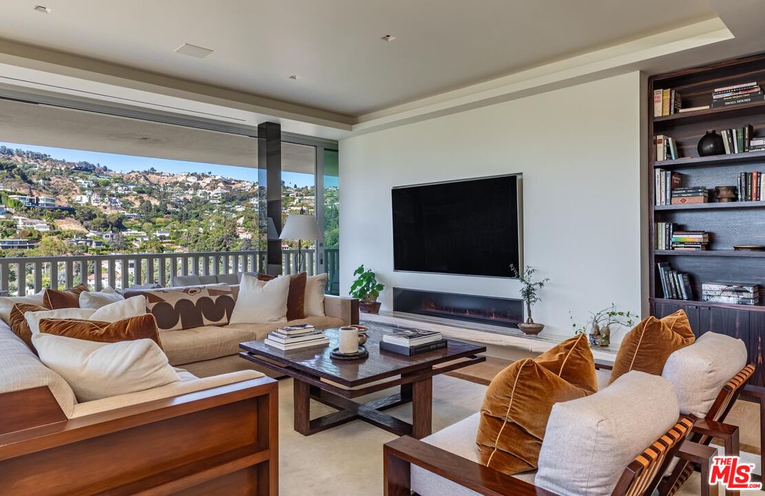 9255 Doheny Rd Unit: 1901