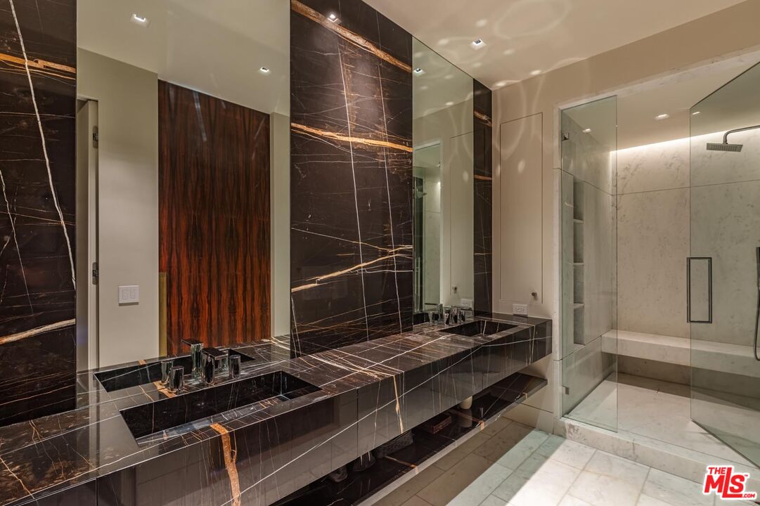 9255 Doheny Rd Unit: 1901