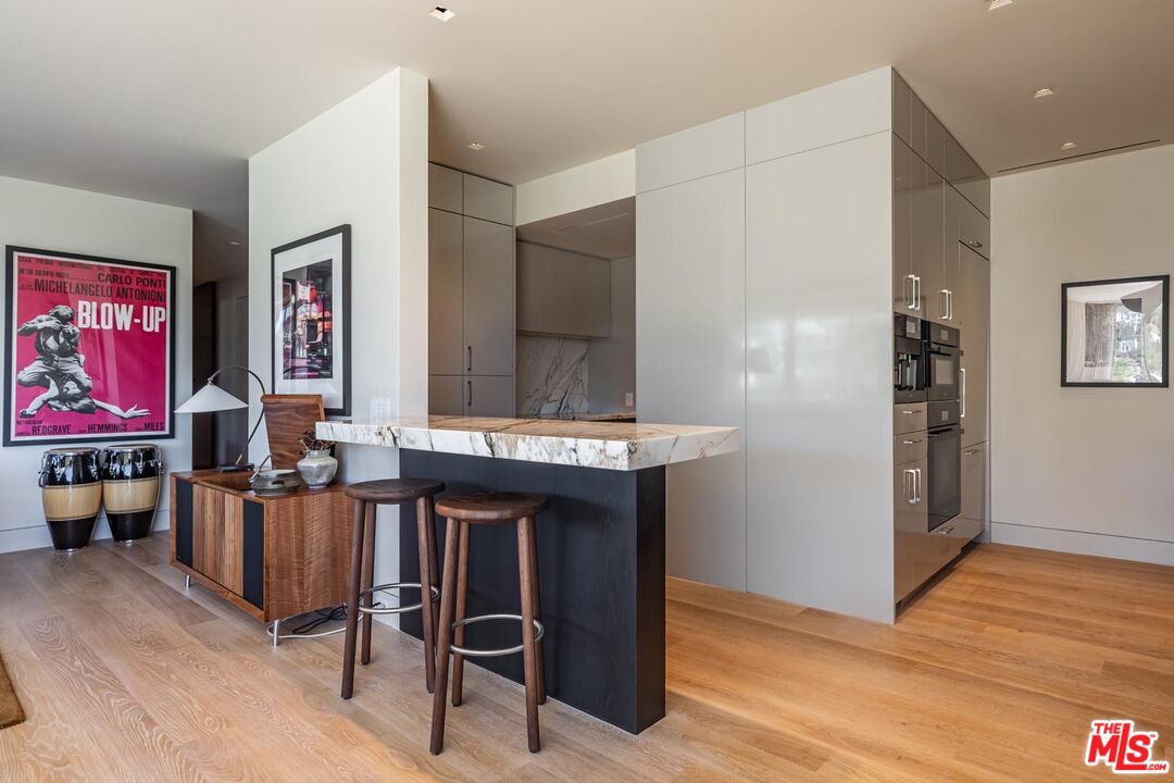 9255 Doheny Rd Unit: 1901