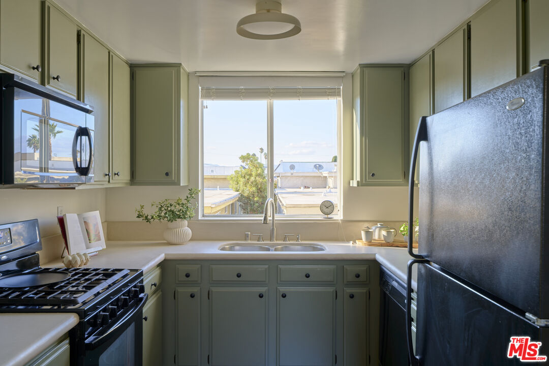 12727 Mitchell Ave Unit: 113