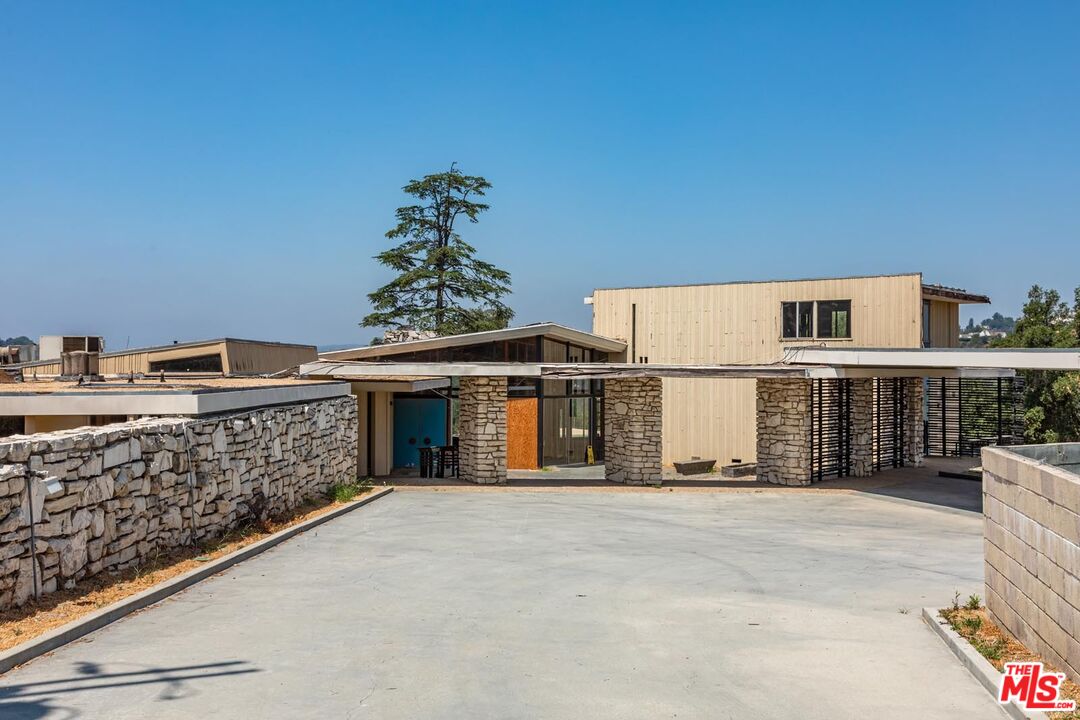 2859 Coldwater Canyon Dr