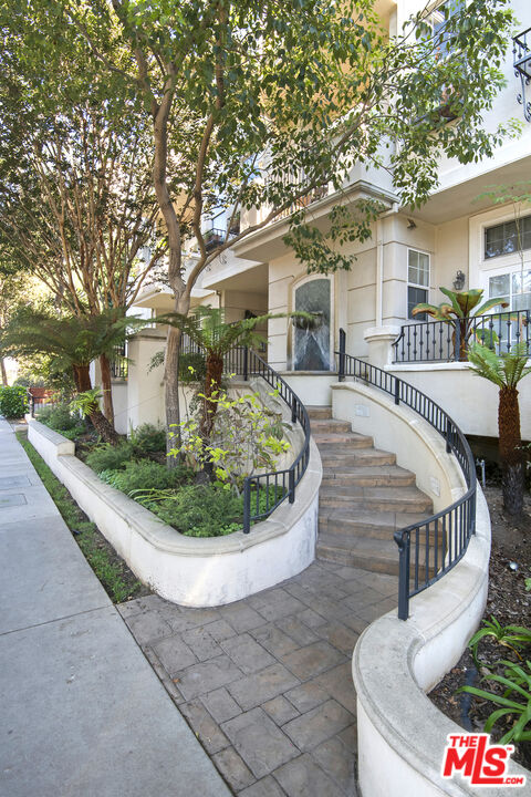 11680 Montana Ave Unit: 302