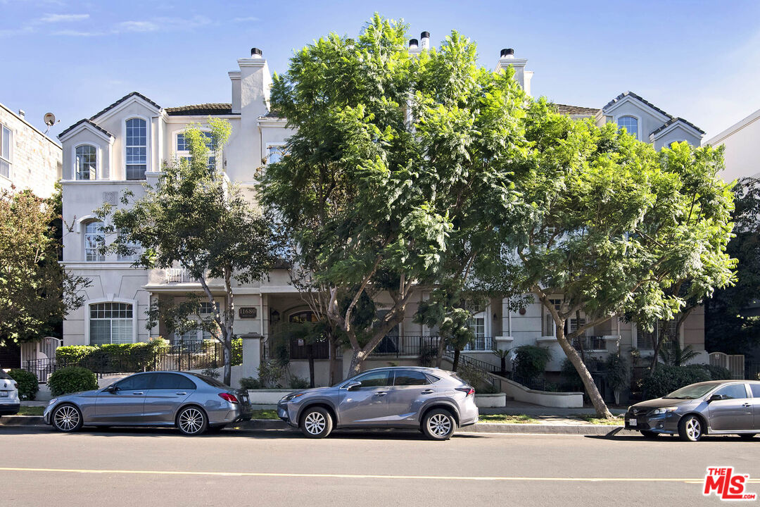 11680 Montana Ave Unit: 302