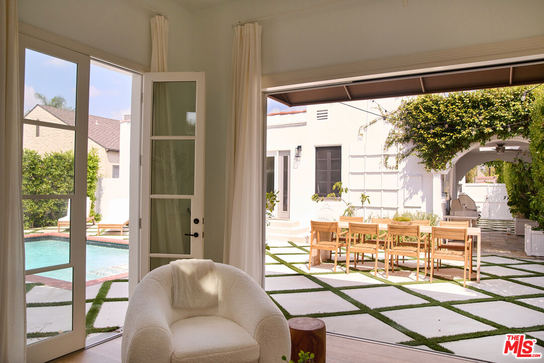 6206 Lindenhurst Ave