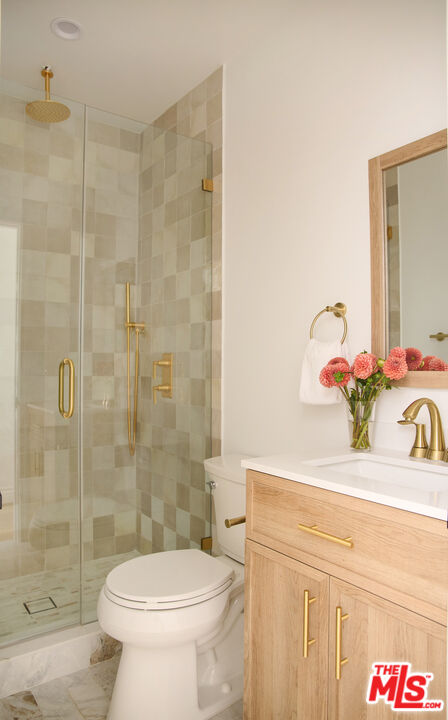 6206 Lindenhurst Ave