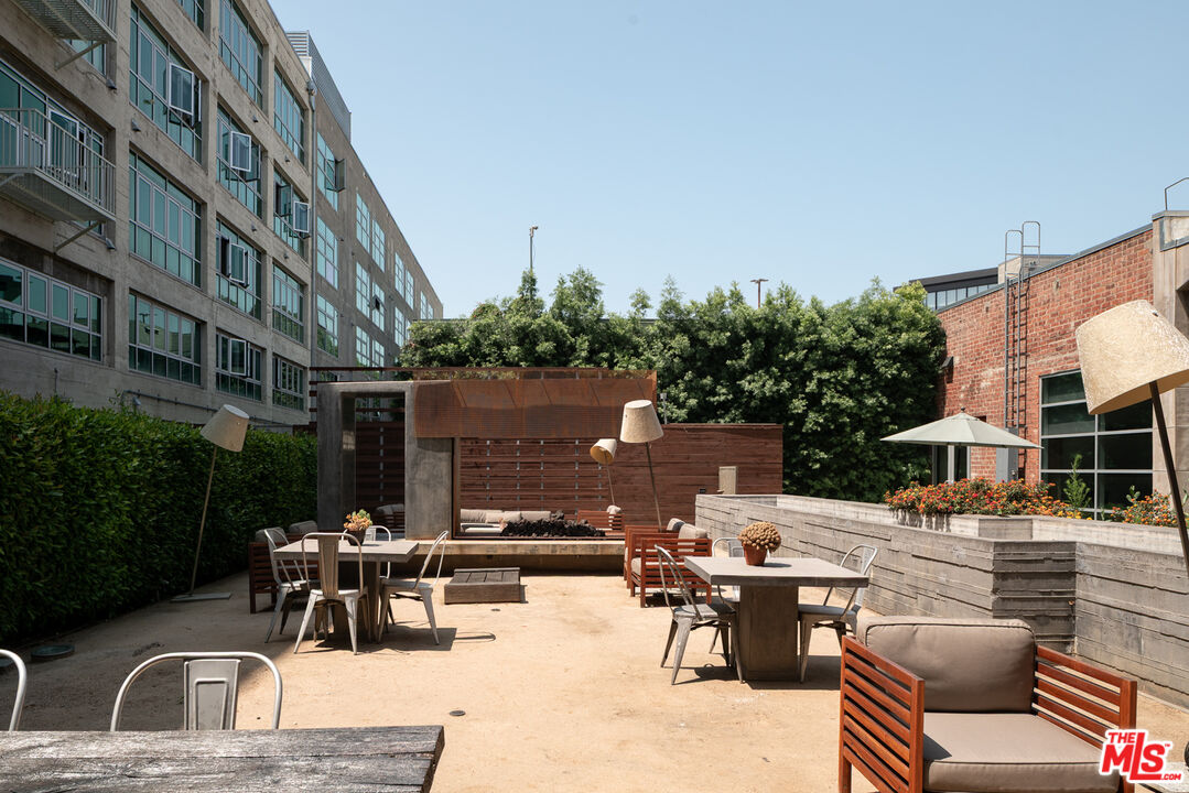 530 S Hewitt St Unit: 443