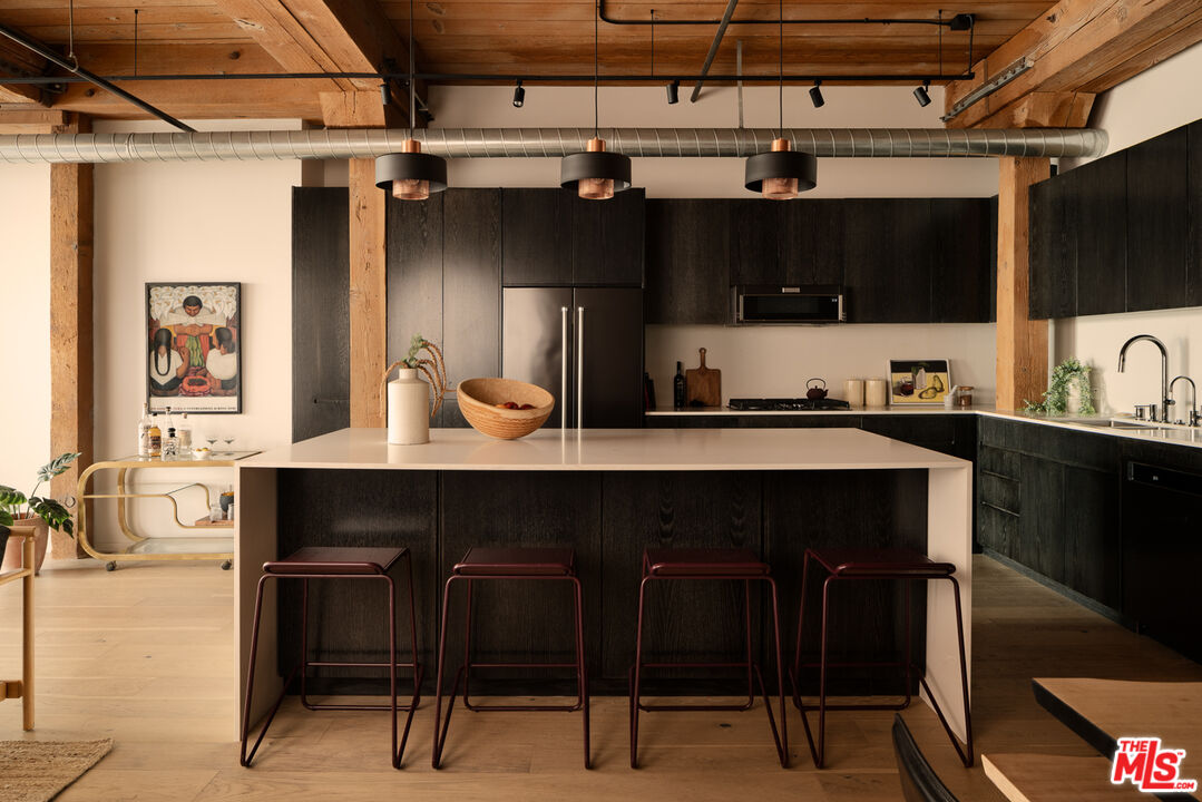 530 S Hewitt St Unit: 443