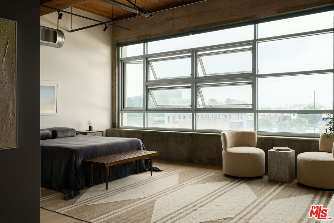 530 S Hewitt St Unit: 443