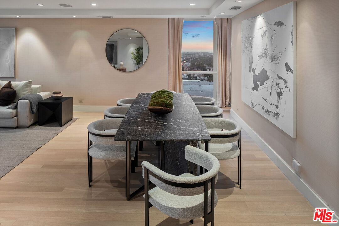 2220 Avenue Of The Stars Unit: 2205