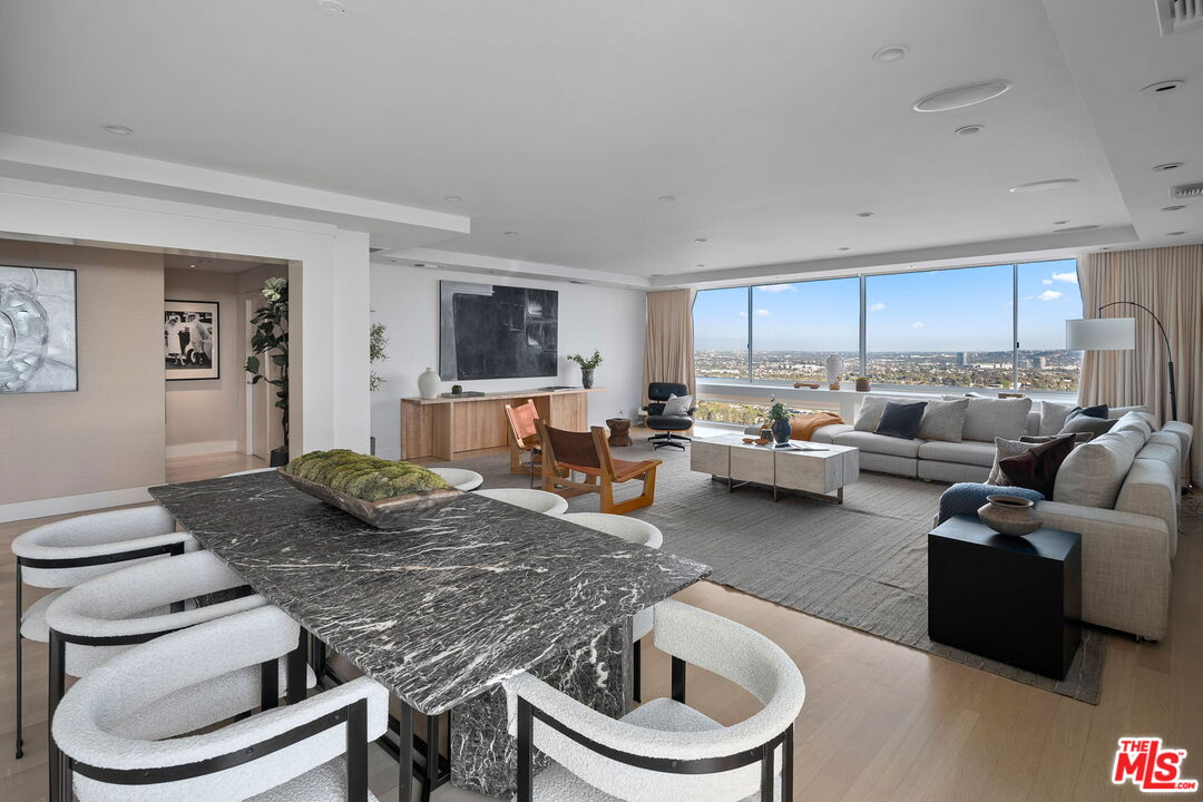 2220 Avenue Of The Stars Unit: 2205