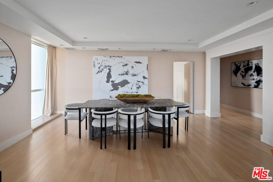 2220 Avenue Of The Stars Unit: 2205