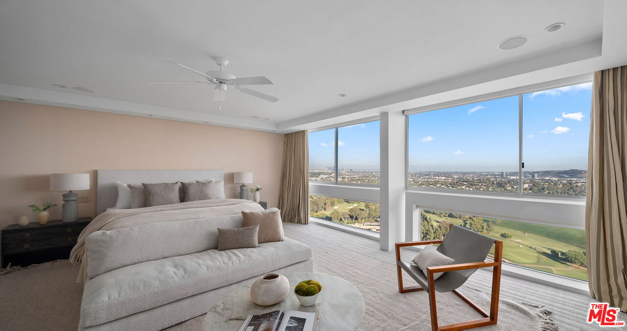 2220 Avenue Of The Stars Unit: 2205