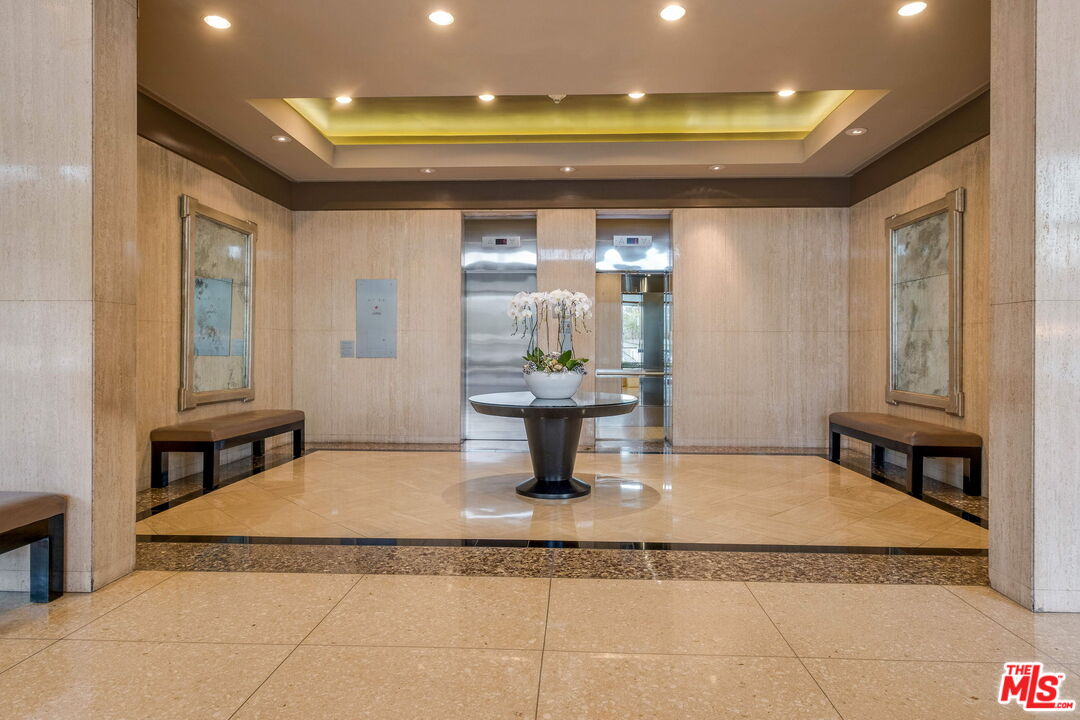 2220 Avenue Of The Stars Unit: 2205