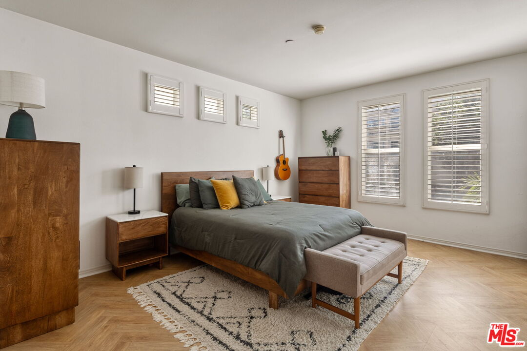 4400 Cartwright Ave Unit: 102