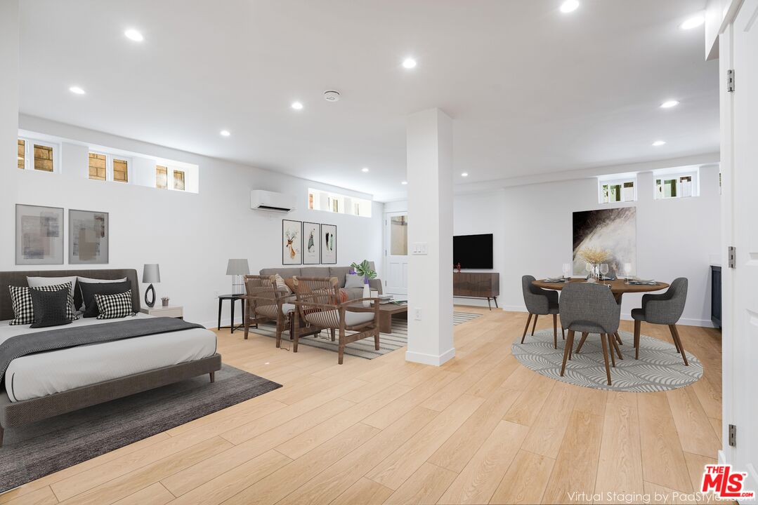 527 S Barrington Ave Unit: 16