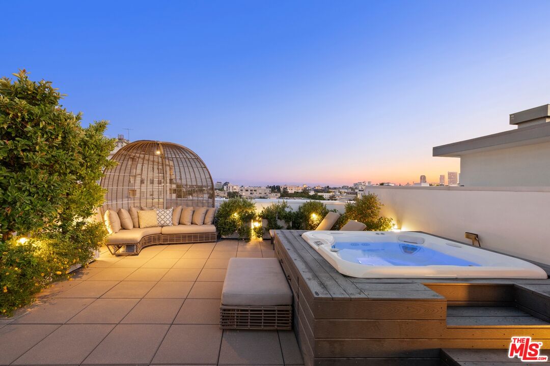 450 N Palm Dr Unit: 507